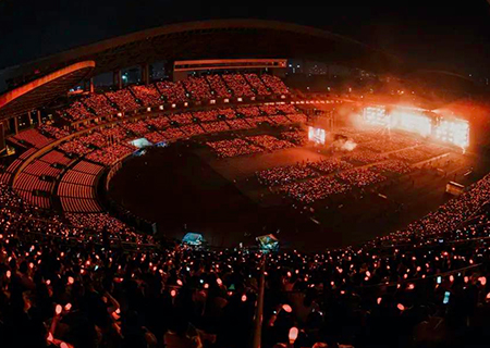 银河官网透明屏闪耀周杰伦张韶涵演唱会和GETshow展！