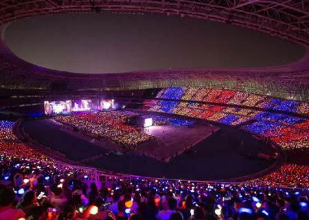 银河官网LED巨幕和荧光棒燃爆周杰伦太原演唱会（第二场）