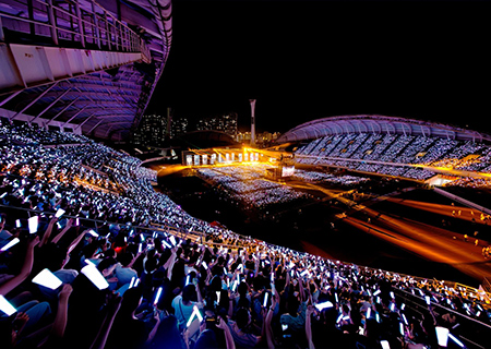 银河官网LED透明屏助力张韶涵泉州演唱会震撼开唱